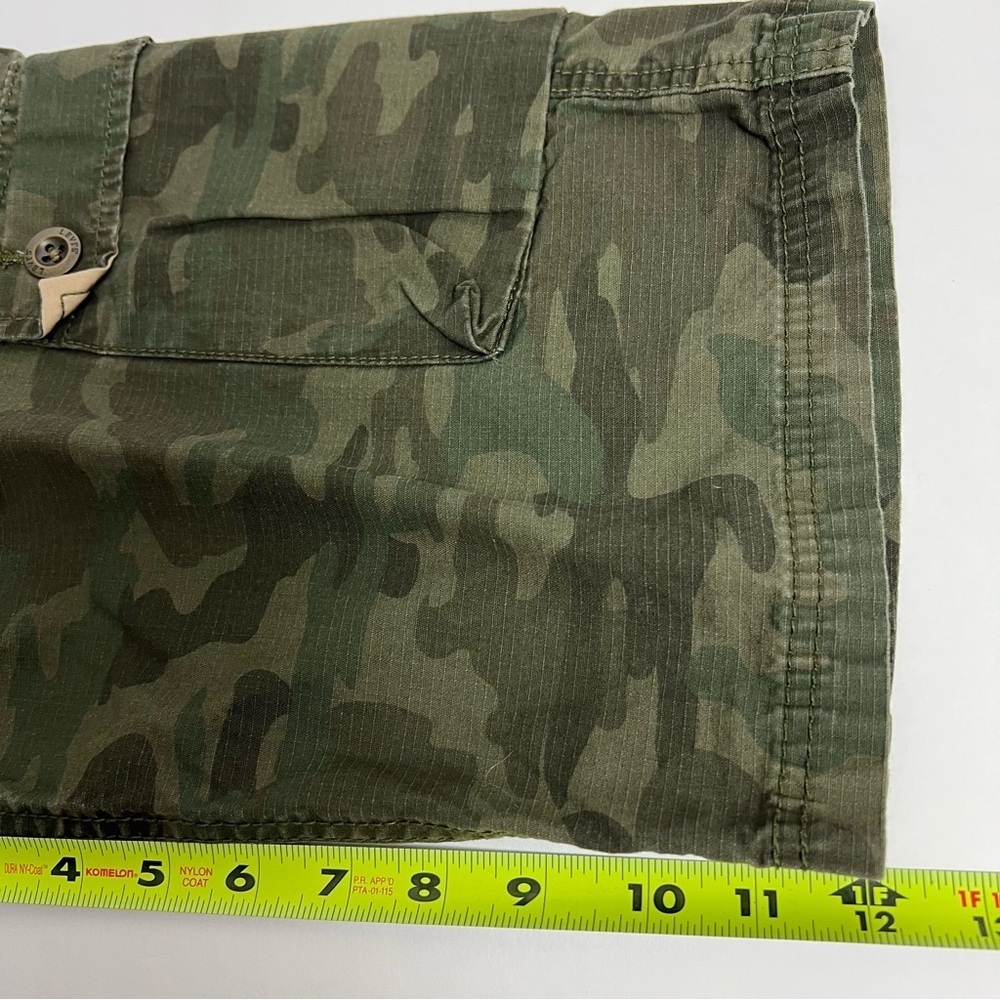 LEVI’S STRAUSS Boy’s Cargo Shorts Sz 18 Reg Multi Color Camouflage Print - Picture 7 of 7